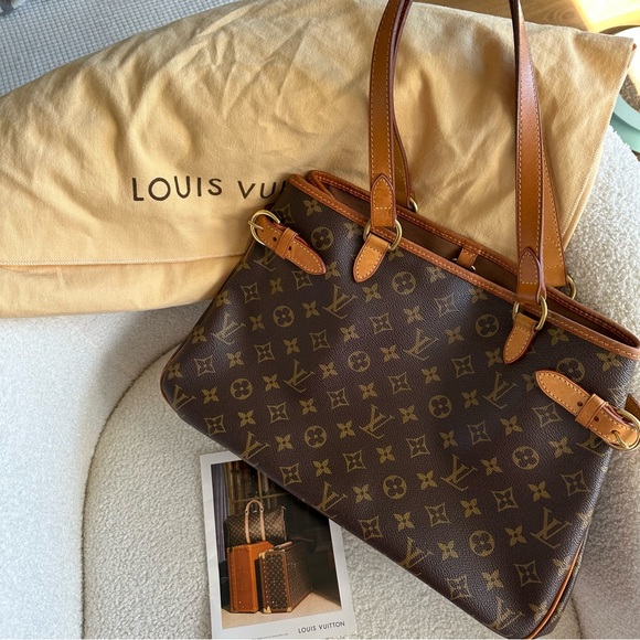Authentic Louis Vuitton Batignolles - Picture 3 of 9
